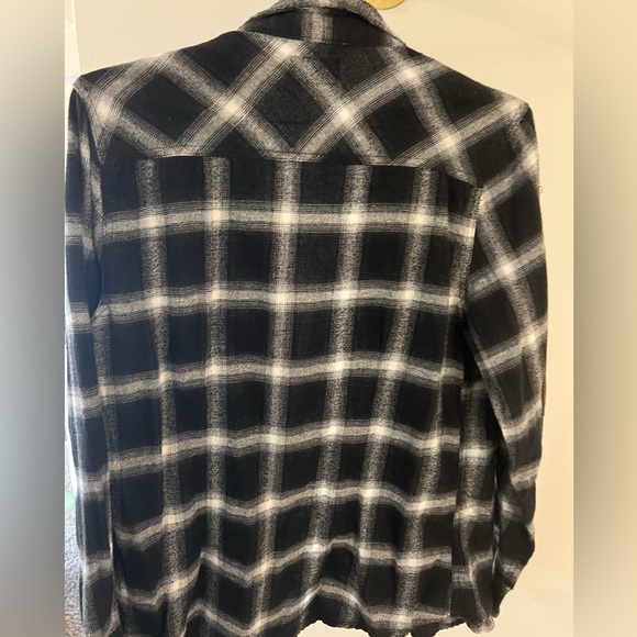 Black and White Flannel Shirt with Sleeve Patch - Picture 4 of 4
